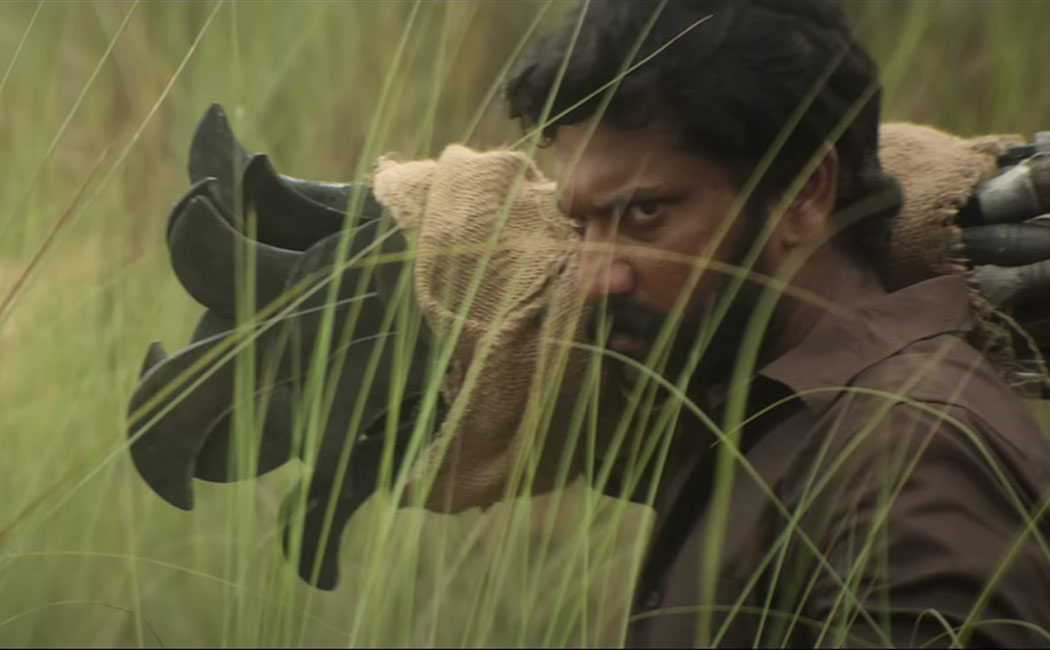 arul nithi movie Kazhuvethi Moorkkan teaser released
