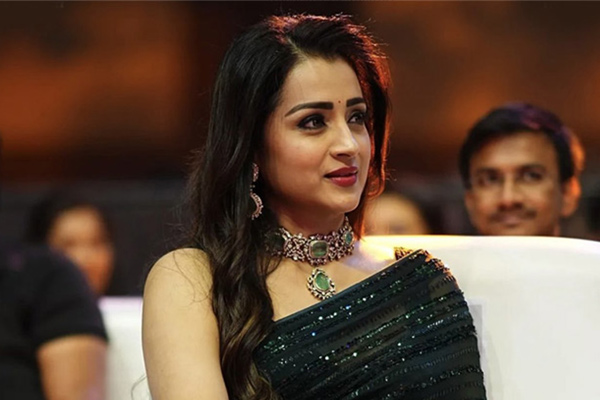 trisha issue notice to admk av raju