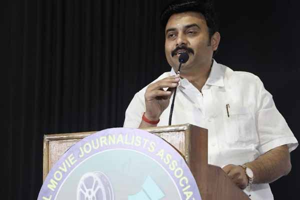 Minister Madivendan says Lets give priority to journalists