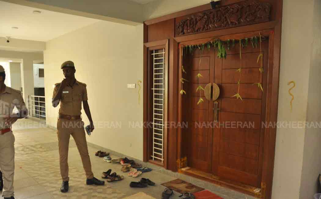 Income Tax Check at Home of Minister Senthil Balaji's Assistant (Pictures)