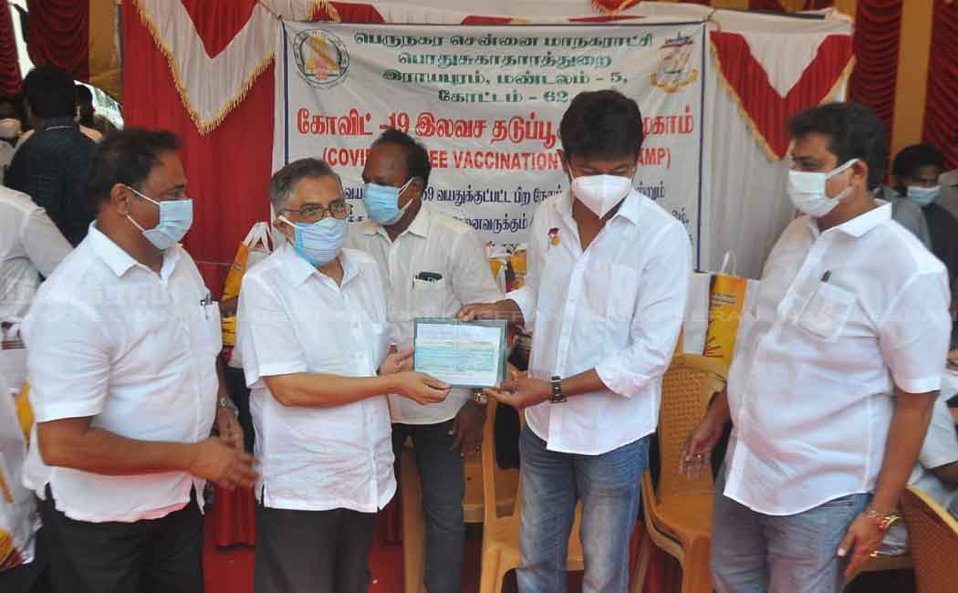 Udayanithi Stalin attends corona vaccination camp