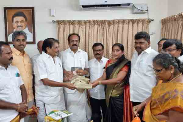Will you swear Sasikala? New slogan emerging in ADMK!