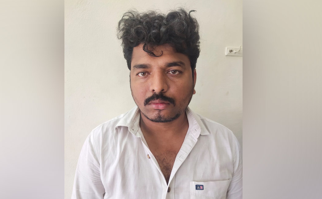 Youth arrested for fraud by pretending to be an IAS officer