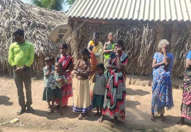 Children go to school at the behest of Nakkeeran Officers enrolled in the school!