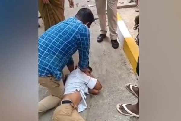 Rescued Sub inspector who gave first aid to the driver who had a seizure