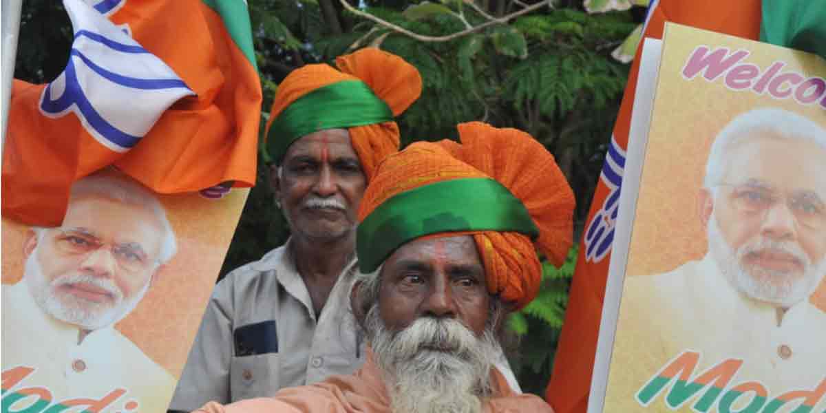 Welcome to Modi ... AIADMK flags that do not catch the eye!