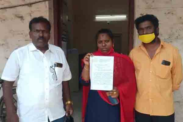 Woman struggles to file nomination in dindigul