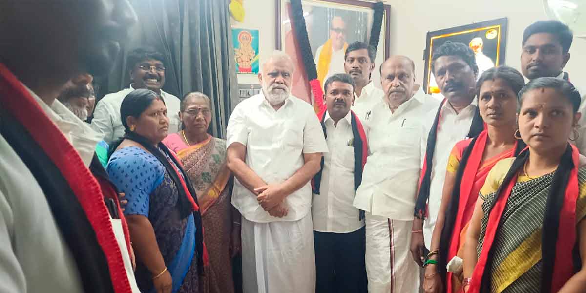 AIADMK union councilors who joined DMK