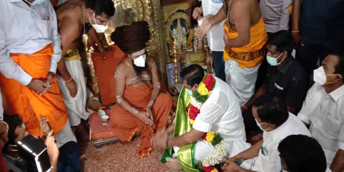 Chief Minister Edappadi Palanichamy who met Darumai Aadeenam in the style of Udayanithi!
