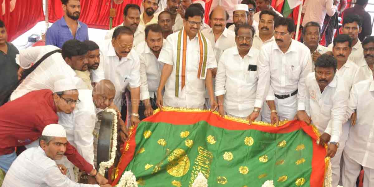 Political parties pay homage at the Gaithe Millat Memorial (Pictures)