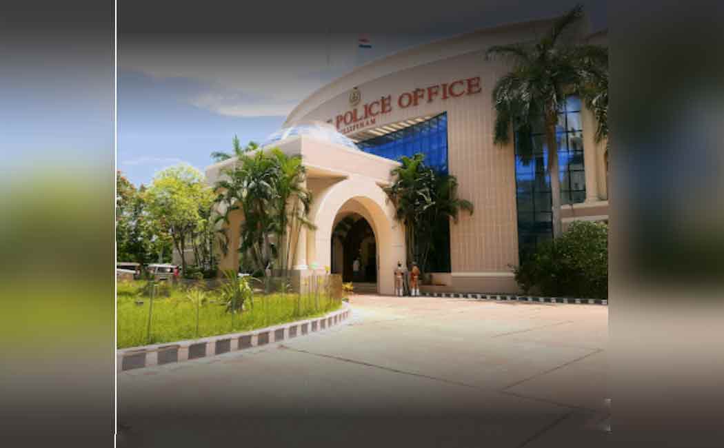 Why various mess in the police workplace change order?