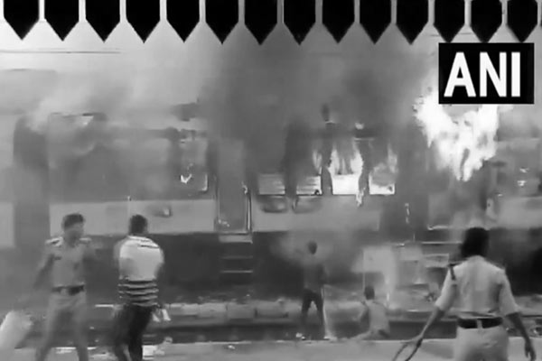 Patna Jharkhand passenger train incident