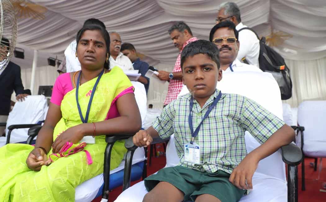 The chief minister fulfilled the boy's wish