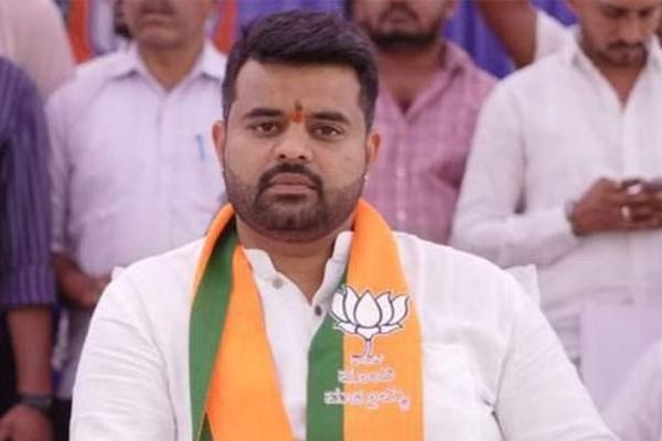 Controversial BJP alliance candidate and devegowda grandson for Over 2000 videos?