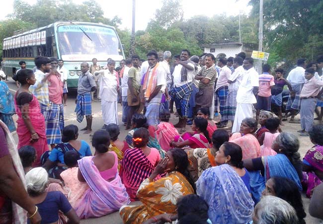 kajacyclone pudukkottai district rice bundled peoples strike