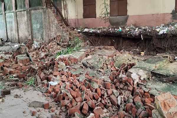 Govt school wall collapse incident; 3 cows lost thier live