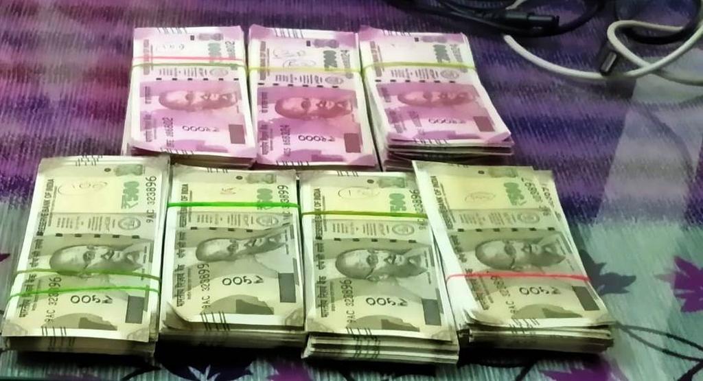 3 people caught with counterfeit note in Pudukkottai...