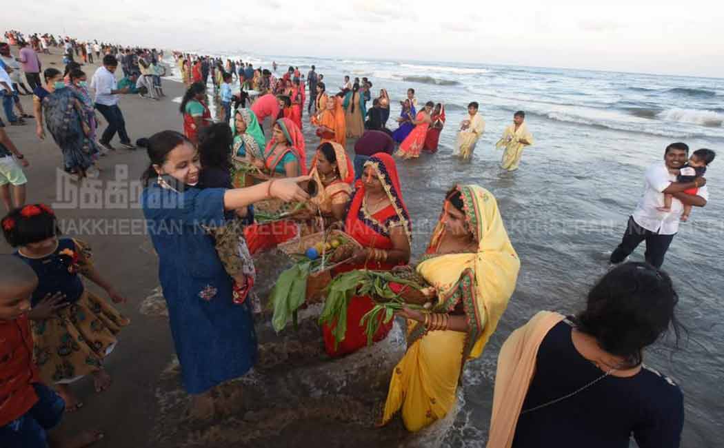 'Satpuja' - Northerners gathered at the beach in Chennai!