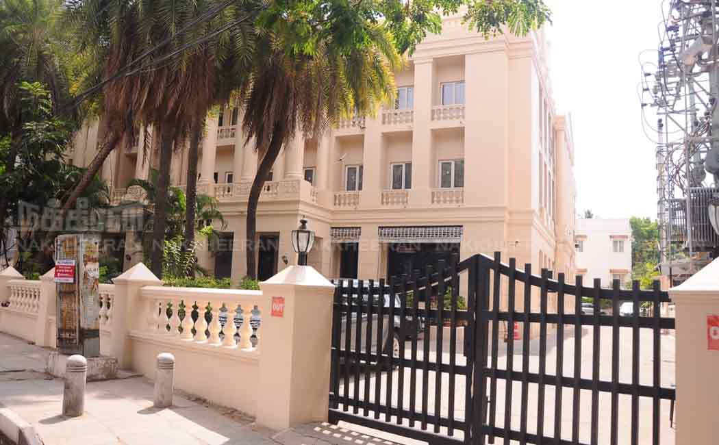 chennai alwarpet g square office income tax raid