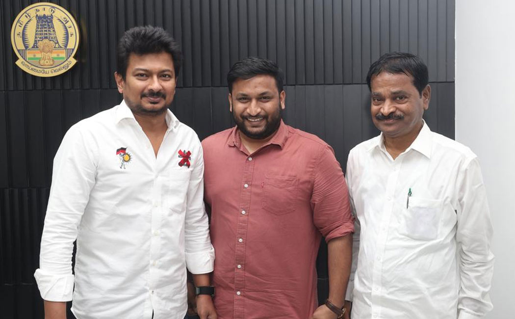 MRK Panneerselvam personally met and congratulated Minister Udhayanidhi