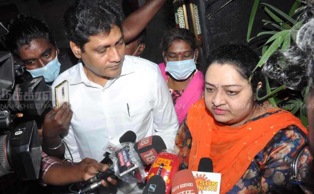 J Deepa's audio about sasikala