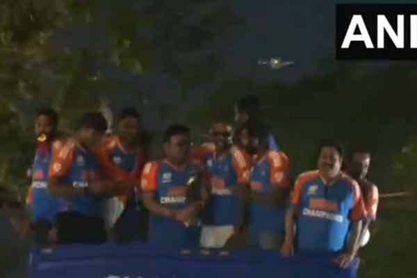 The victory parade of Indian cricket team players has started