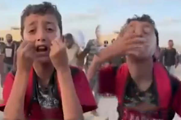 A boy in Gaza who eats dirt without food