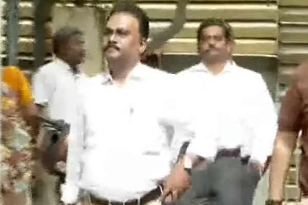 ED takes Visakan away Investigation resumes for 2nd day