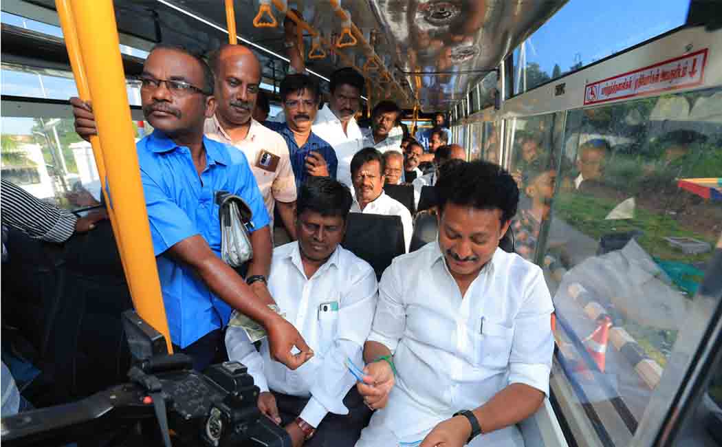 Minister Anbil Mahes Poiyamozhi who traveled by city bus!
