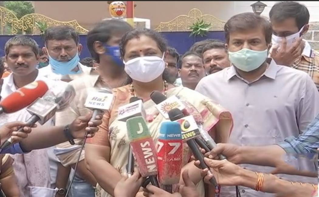 dmdk party leader premalatha vijayakanth pressmeet at madurai airport