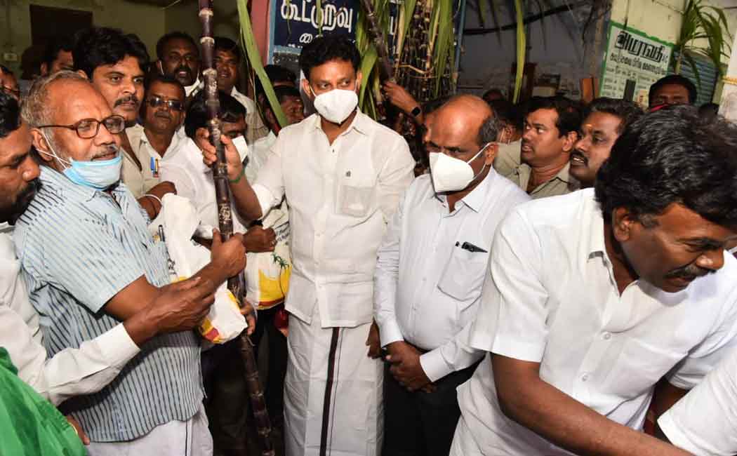 Minister launches Pongal package in Trichy