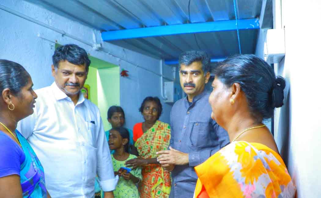 Durai vaiko visit and share condolence sattur crackers accident family
