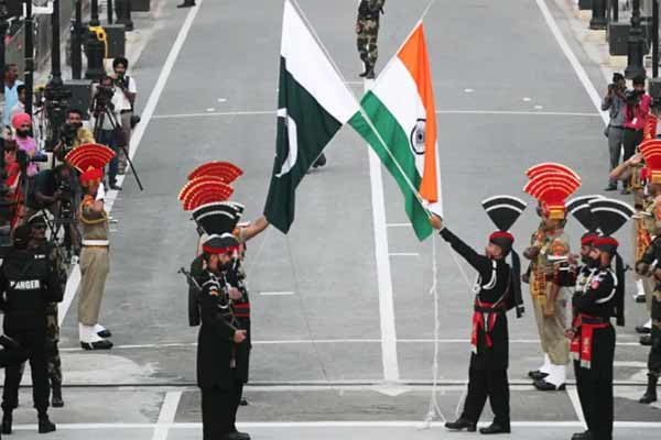 Pakistan extends airspace ban for Indian flights