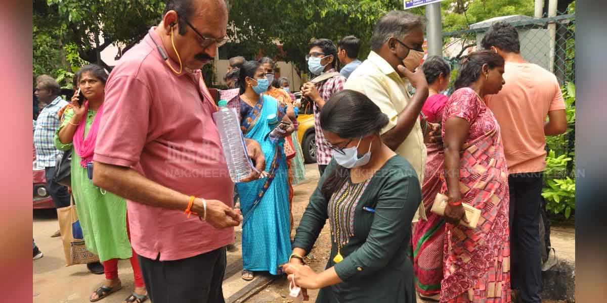 Students Preparing for NEET (Photos)