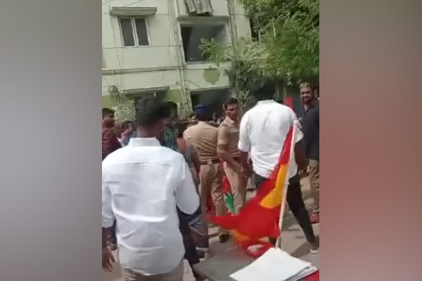 incident between DMK and Tvk