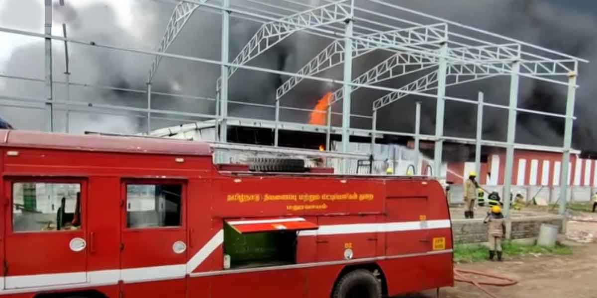 Fire accident in old car godown ...