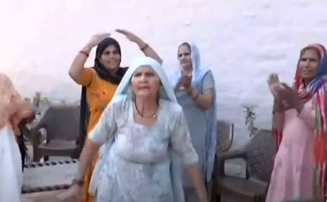 Old lady celebrates success with dance, song at Neeraj Chopra's house!