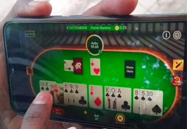 Young man commits incident due to debt crisis by playing rummy online!