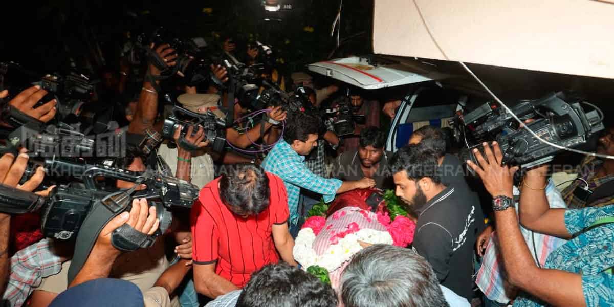 Celebrities Pay Tribute To Singer Vani Jayaram (Photos)