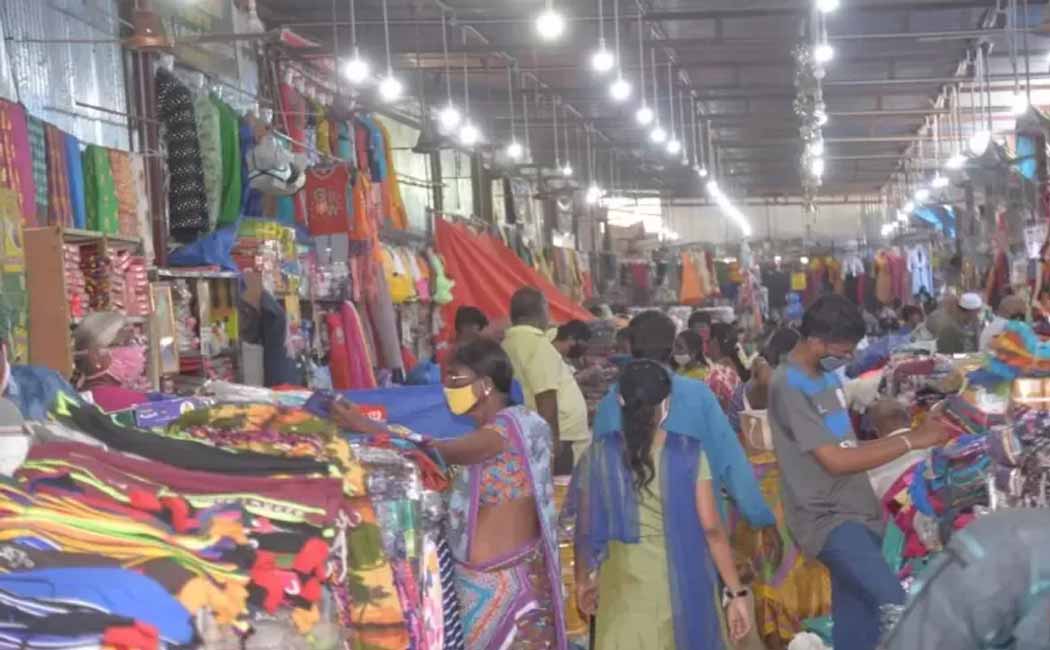 Echoes of Diwali; Weeded Erode Textile Market