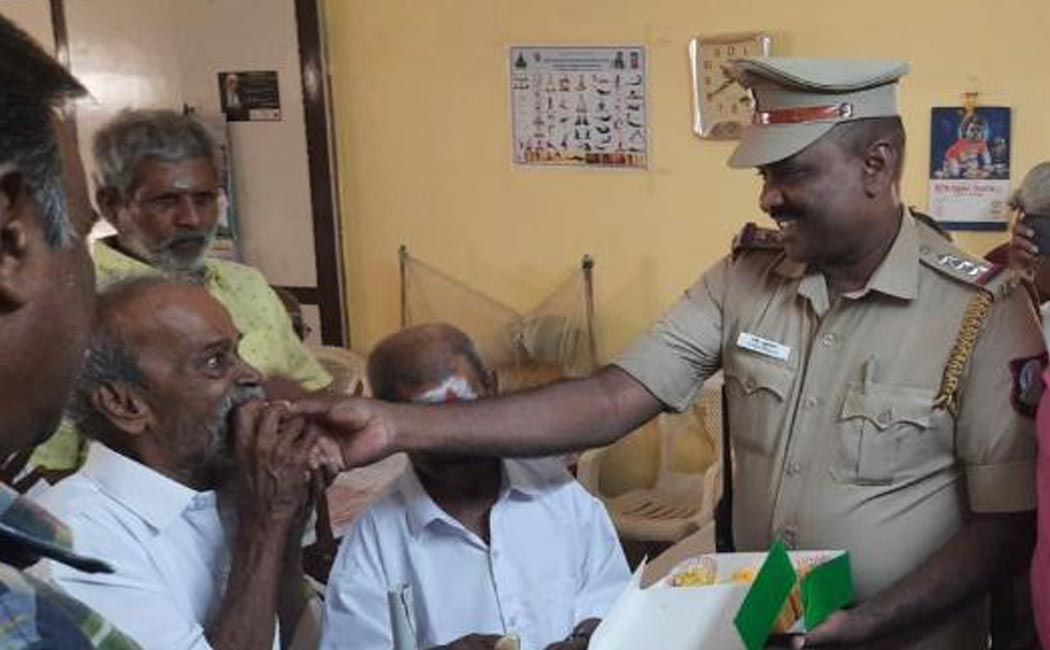 Tiruttani police inspector is friendly with the public