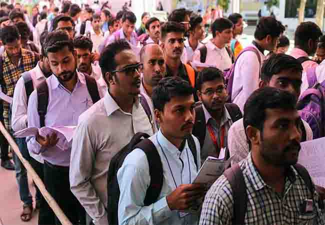 Youth unemployment rises to 25.5%