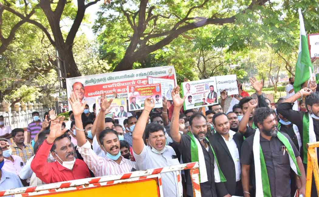 Tamil Nadu Traders Association members involved in the struggle