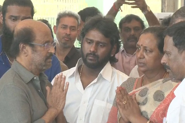 Rajini said fervently that it was Vijayakanth who saved me