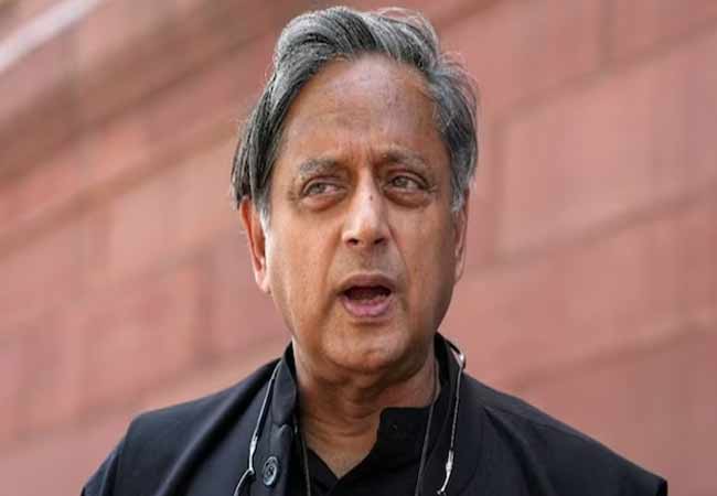 Shashi Tharoor praises Prime Minister Modiand Fire is burning within the party!