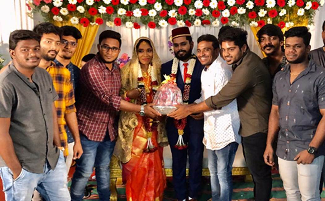 onion bookey gifted to new couple in Cuddalore