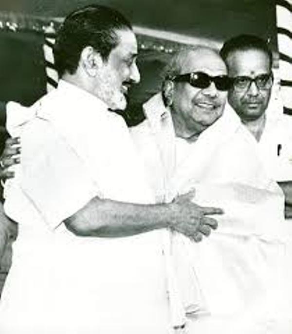 kalaignar with nadigar thilagam