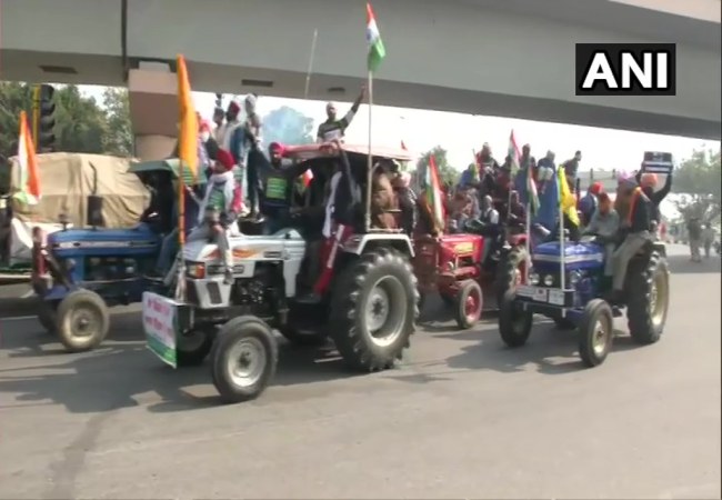 farmers reached delhi red fort police