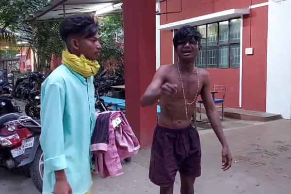 While going to catch the criminal, police assaulted brother of accused