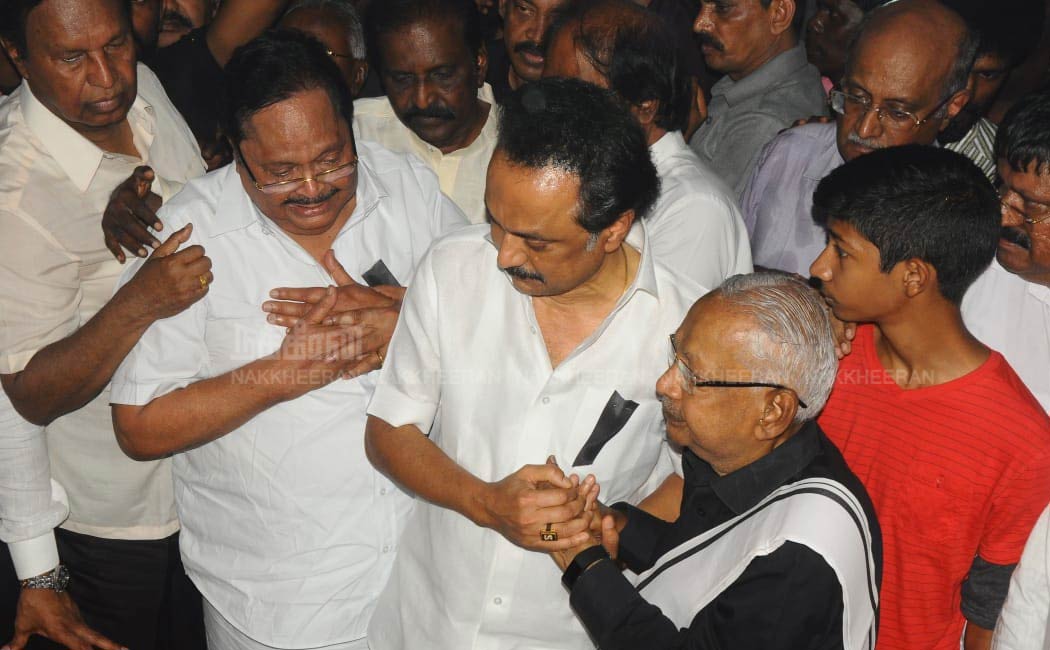 Anbazhakan Cremation photos